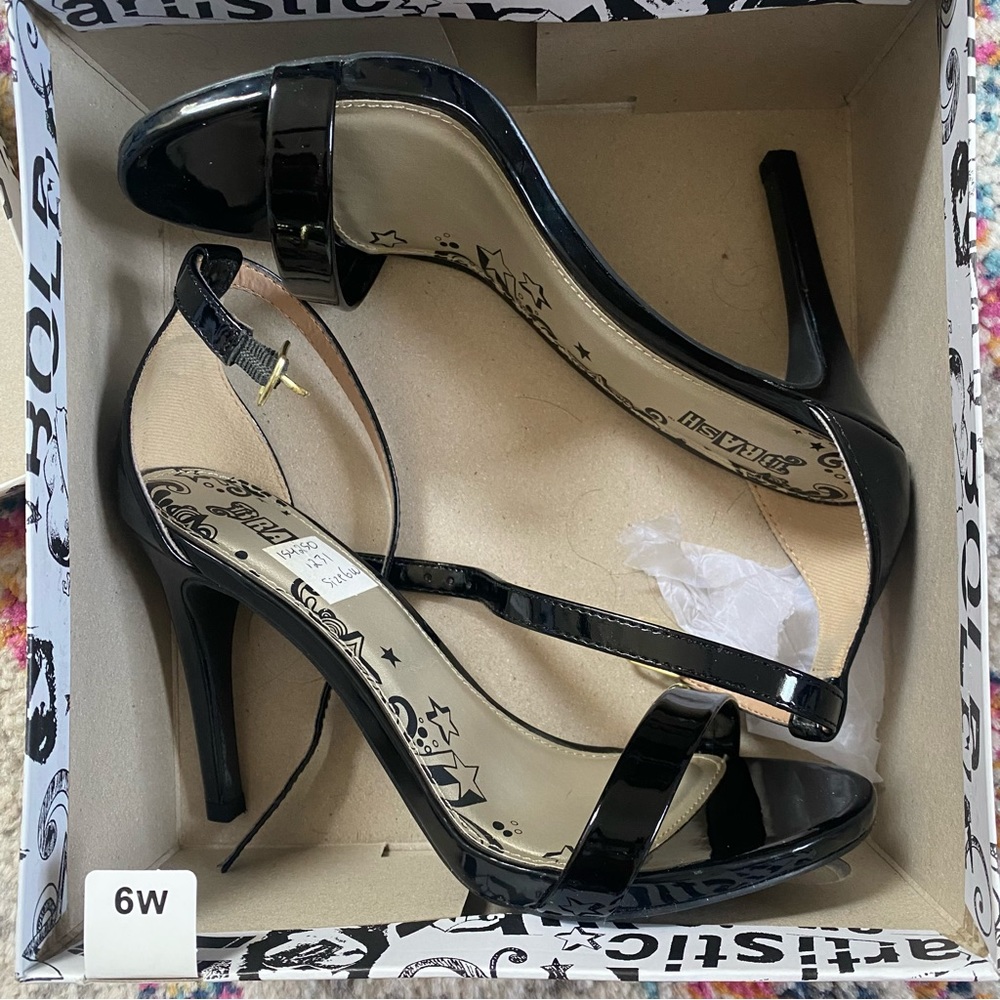 BLACK CLASSIC HEELS FROM PAYLESS *NWT* BRASH BRAND